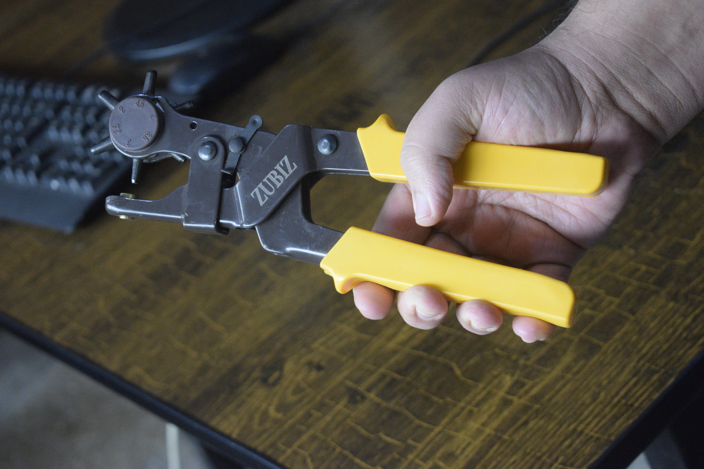 Professional Leather Hole Puncher Tool for Belts