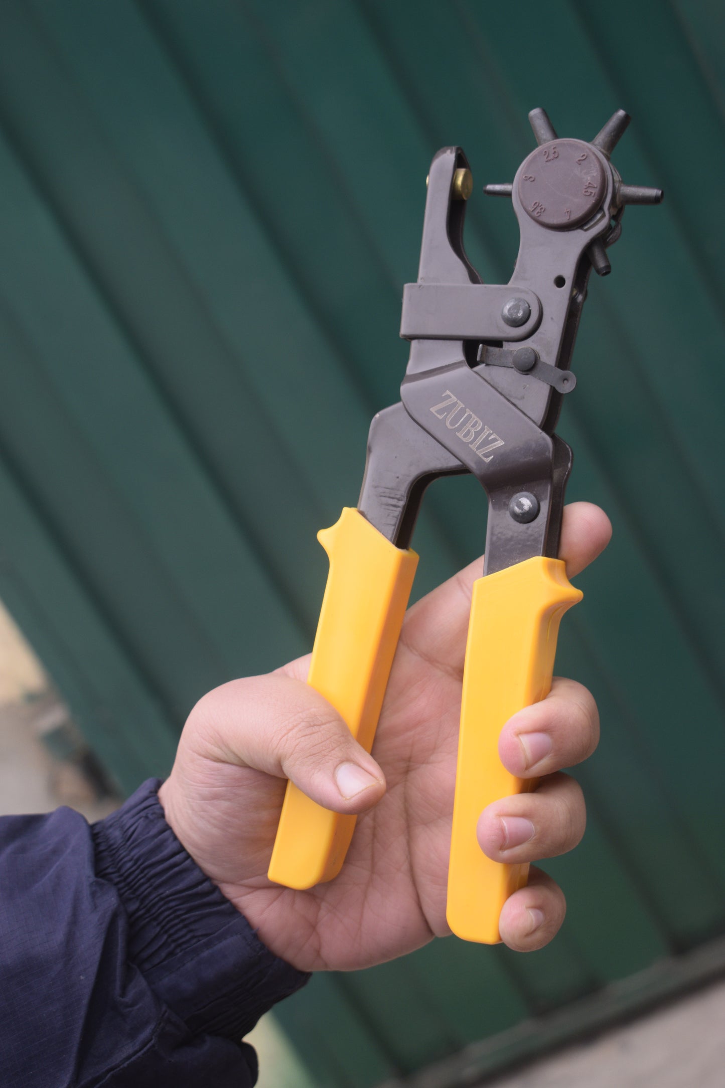 Professional Leather Hole Puncher Tool for Belts